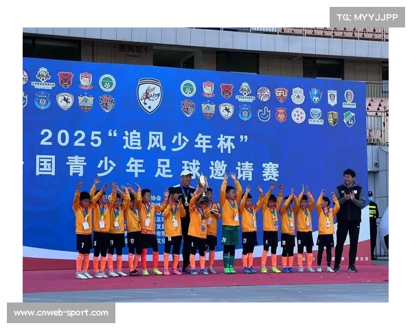 足球热潮升温青少年培训营与夏令营成假期热门选择